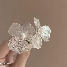 CETH01040 LSH Pearl Flower Tops Pair - CETH