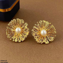 CETH01110 LSH Pearl  Round Flower Tops Pair - CETH