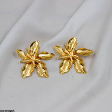 CETH018 JMN Edge Layer Flower Stud Tops Pair - CETH