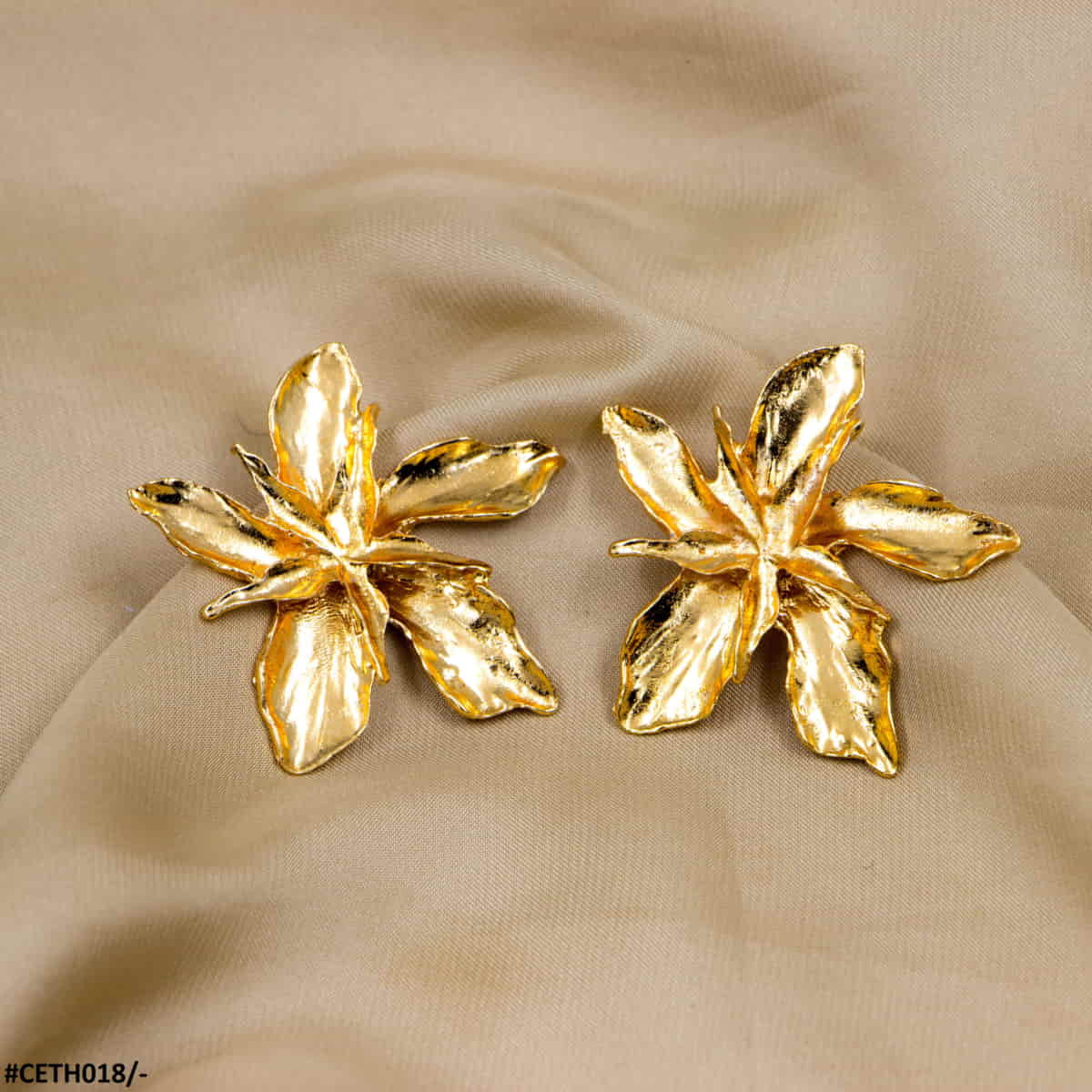 CETH018 JMN Edge Layer Flower Stud Tops Pair - CETH