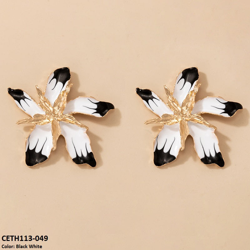 CETH113 YYE Painted Leaf Studs Pair - CETH