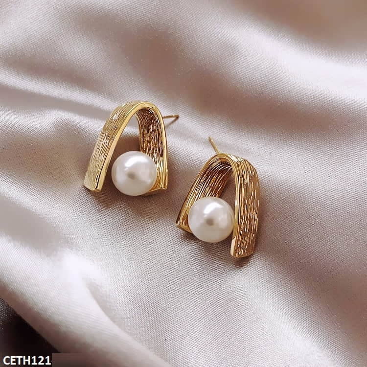 CETH121 SGC V Pearl Ear Tops Pair - CETH