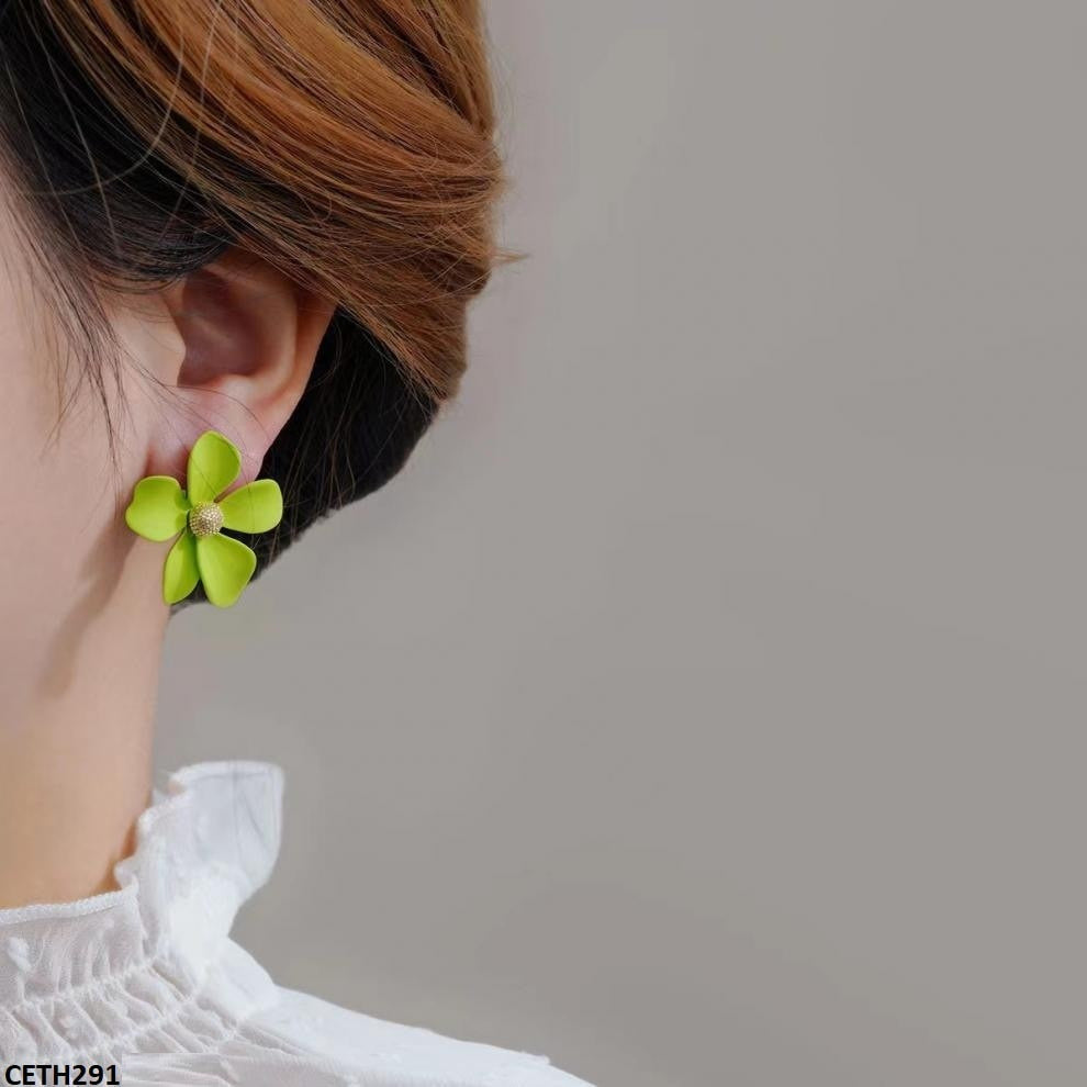 CETH291 YQG Green Flower Stud Tops Pair - CETH