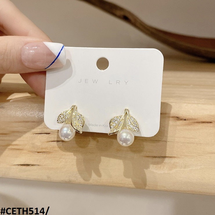 CETH514 YYZ Leaf Pearl Stud Tops Pair - CETH