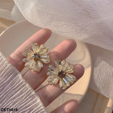 CETH616 YQG Flower Ear Tops Pair - CETH