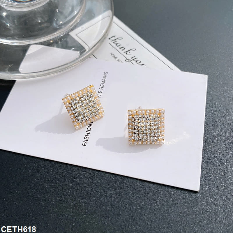 CETH618 YQG Square Ear Tops Pair - CETH