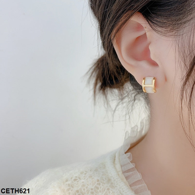 CETH621 YQG H Shape Ear Tops Pair - CETH