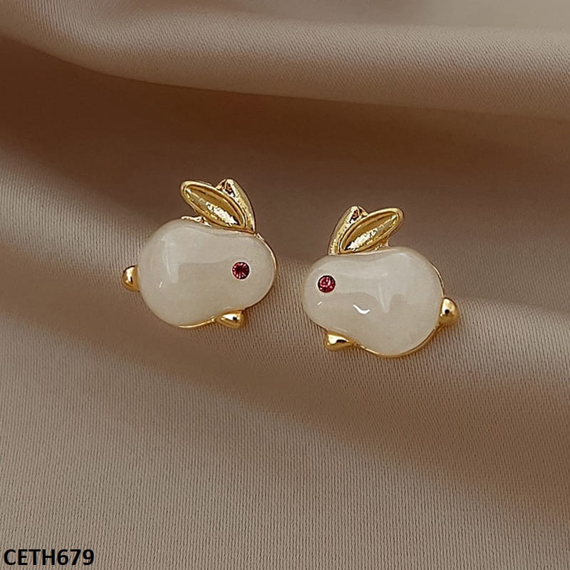 CETH679 YQG Rabbit Stud Tops Pair - CETH