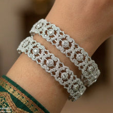 LBH00015 ANI Imp Round Stone Bangle Set - LBH