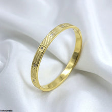 TBRH00458 MMJ Stainless Steel Round Stone Braclet - TBRH