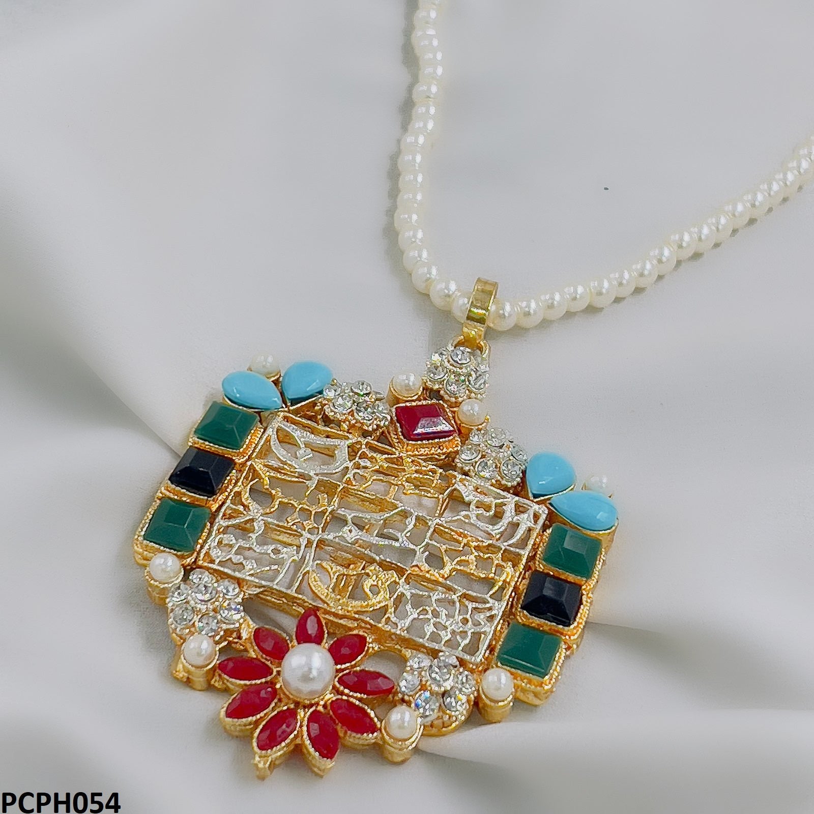 PCPH054 SDQ LH Q  Multi Locket - PCPH