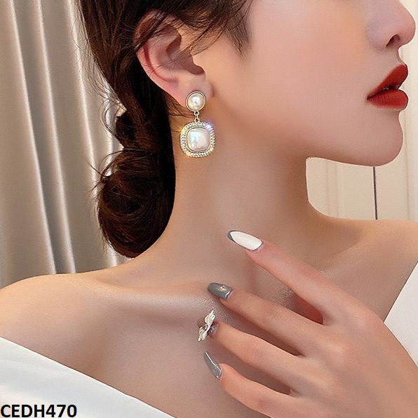 CEDH470 YYZ Square Pearl Drop Earrings Pair - CEDH