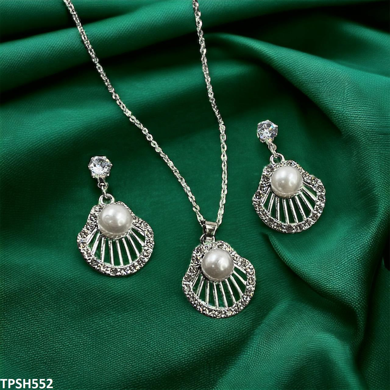 TPSH552 GCQ Shell/Pearl Pendent Set - TPSH
