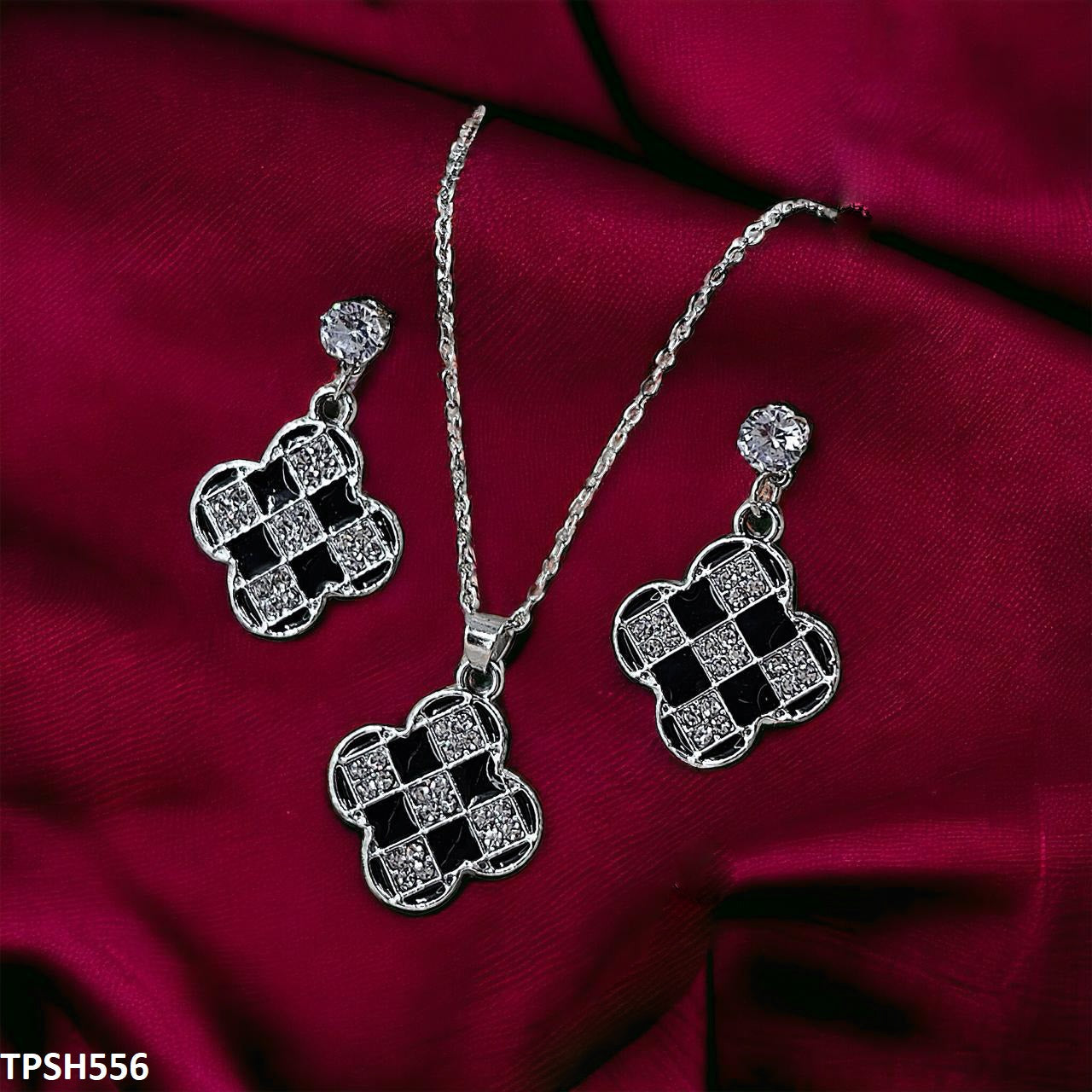 TPSH556 GCQ Chess Board Pendent Set - TPSH