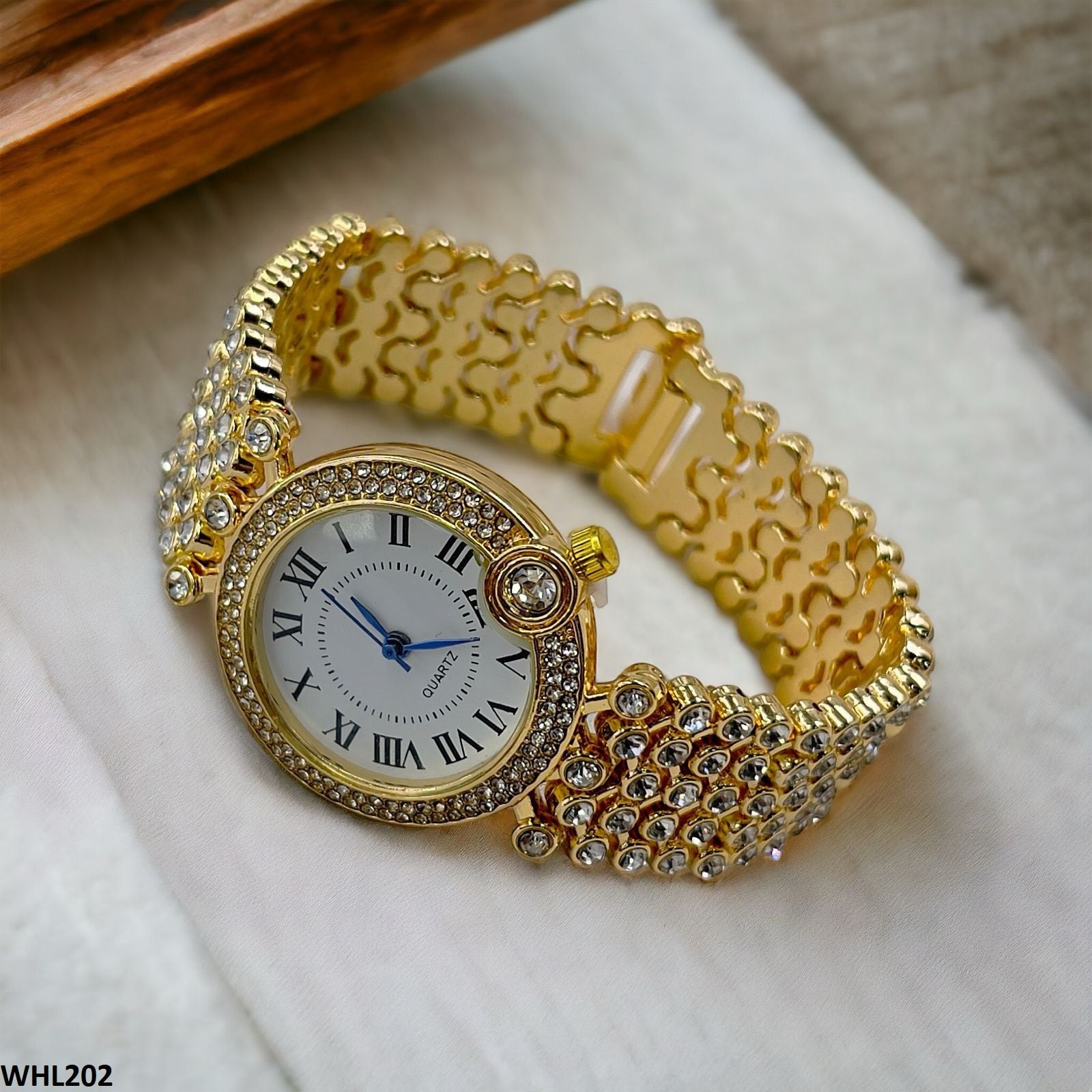 WHL202 YNG Stylish Round Eye Dial Watch - WHL