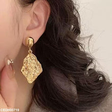 CEDH00719 YHC Oval Leaf Drop Earrings - CEDH
