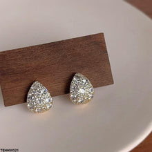 TEHH00521  YHC Triangle Hoops Pair - TEHH