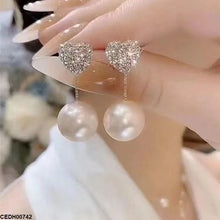CEDH00742 YHC Heart Pearl Drop Earrings - CEDH