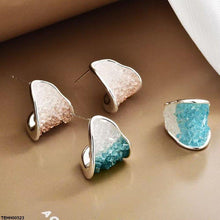 TEHH00523 YHC Triangle Zircon Stone Hoops Pair - TEHH