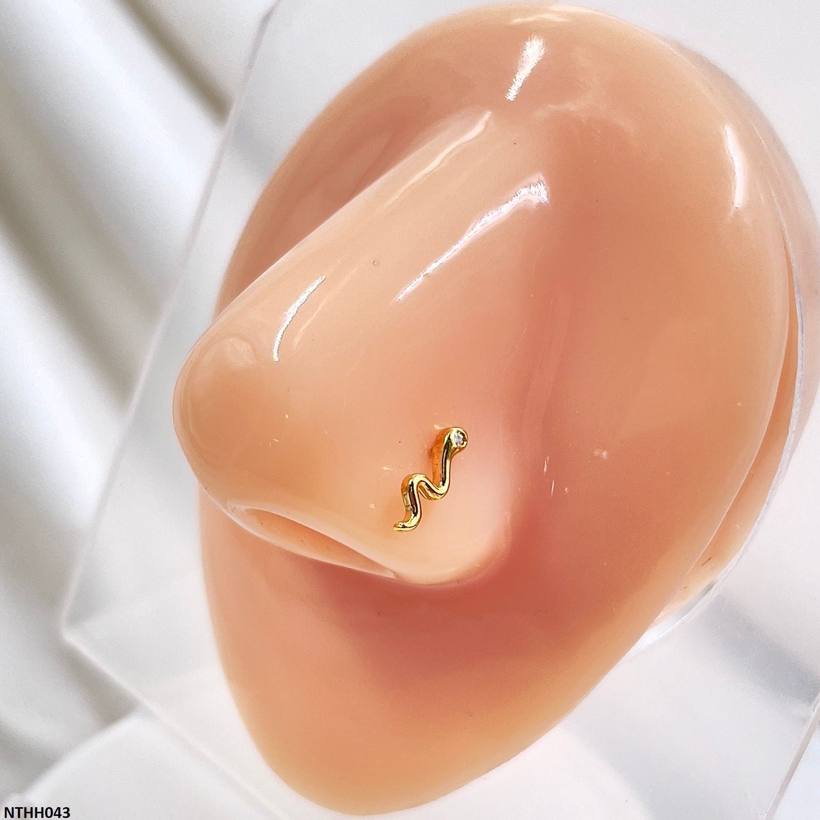 NTHH043 XYL Snack Nose Pin - NTHH