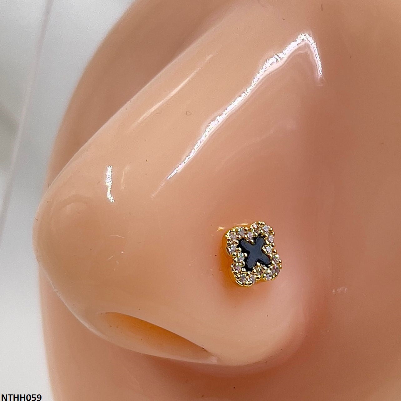 NTHH059 XYL  Flower Nose Pin - NTHH