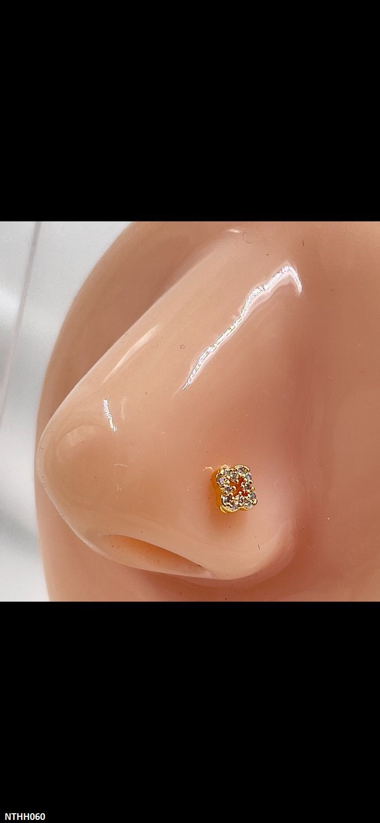 NTHH060 XYL  Flower Nose Pin - NTHH