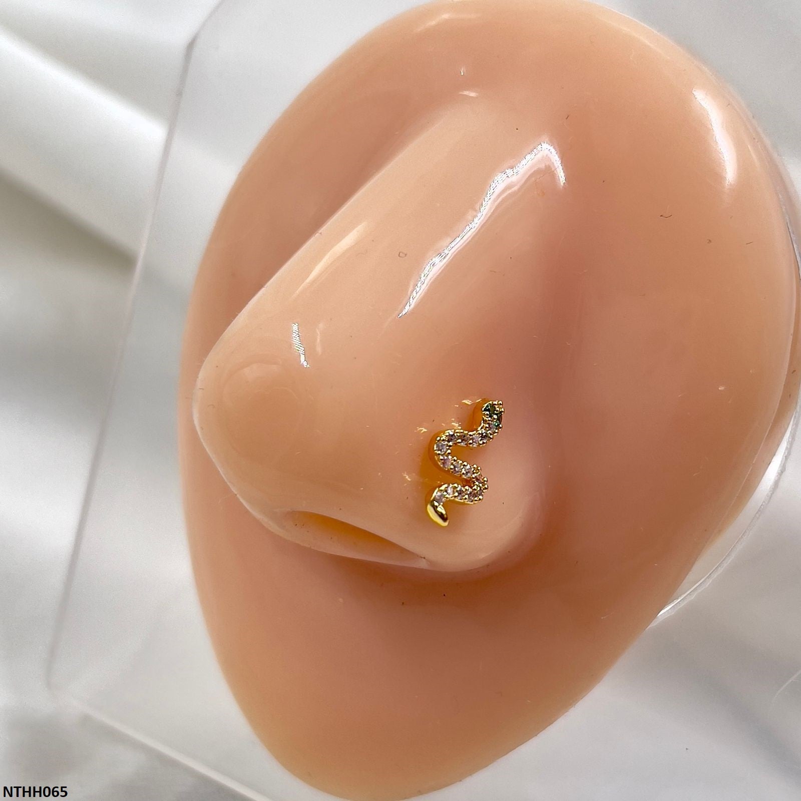 NTHH065 XYL Snack Nose Pin - NTHH