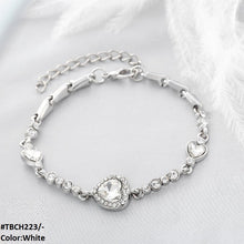 TBCH223 ZXS Heart Hand Bracelet Openable - CBCH