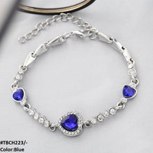 TBCH223 ZXS Heart Hand Bracelet Openable - CBCH
