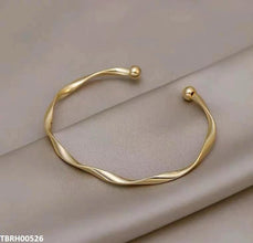 TBRH00526 LSH Curved Hand Cuff Bracelet - TBRH