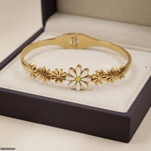 TBRH00560 BHS Round Flower Stainless Steel Bracelet Adjustable - TBRH
