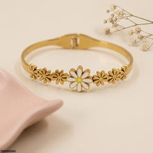 TBRH00560 BHS Round Flower Stainless Steel Bracelet Adjustable - TBRH