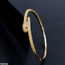 TBRH262 GXN Snake Hand Bracelet - TBRH