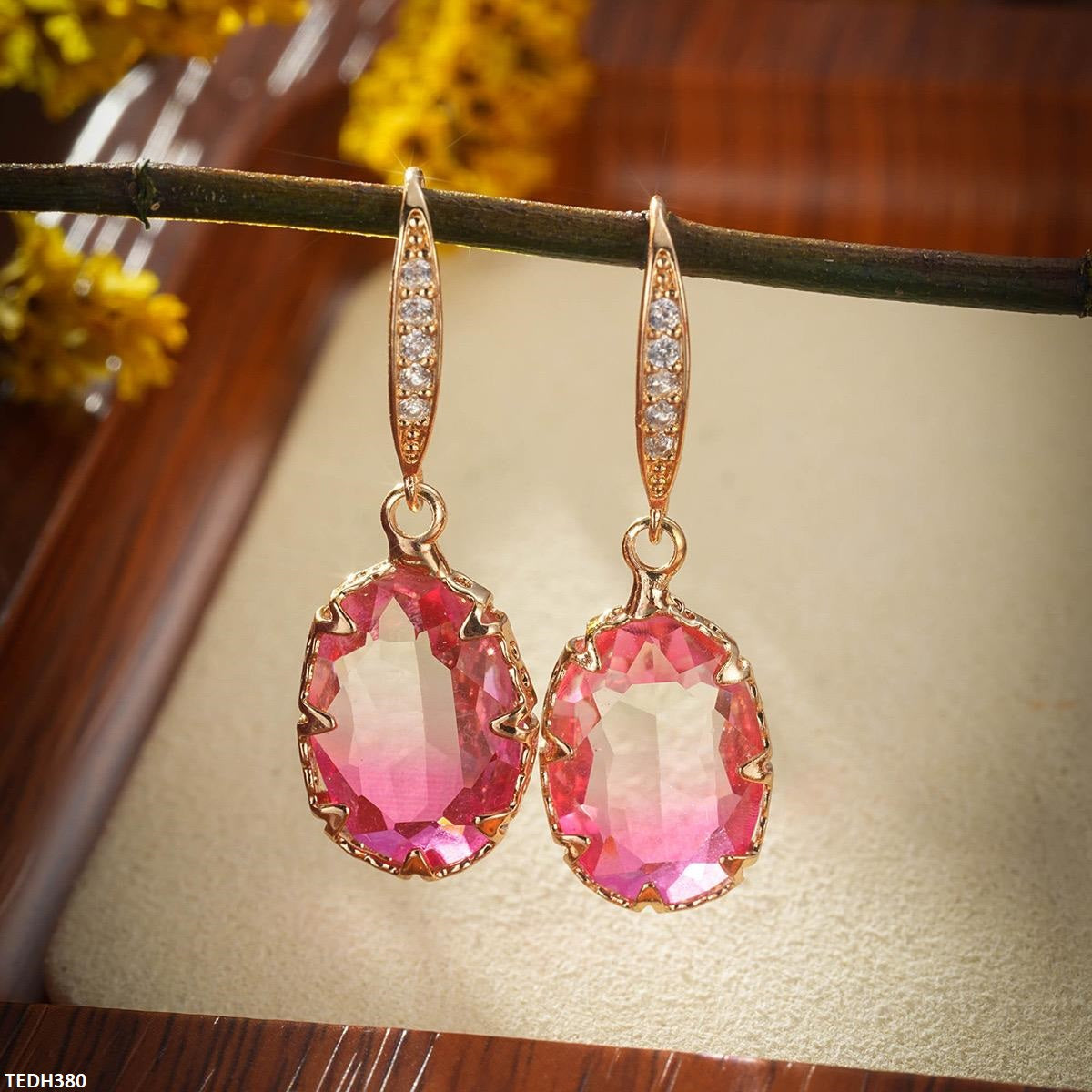 TEDH380 YLE Oval Drop Ear Pair - TEDH
