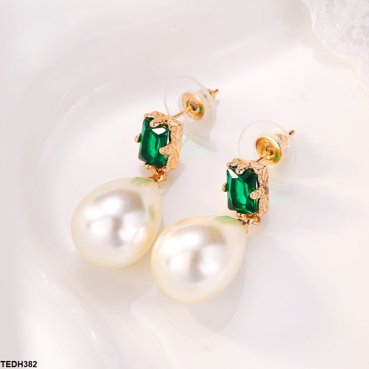 TEDH382 YLE Pear Pearl Drop Ear Pair - TEDH