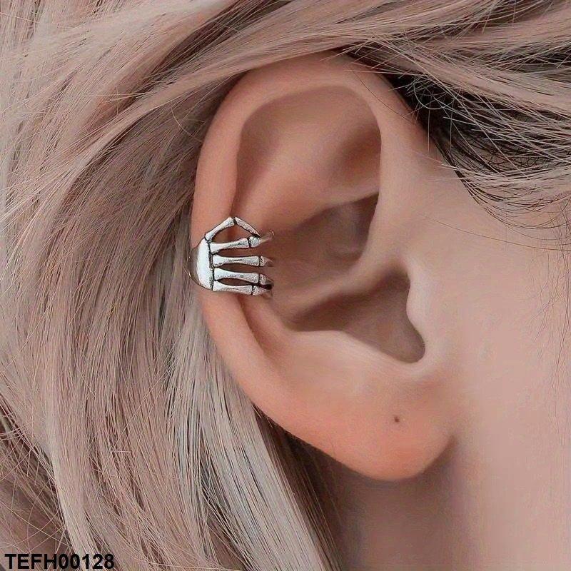 TEFH00128 QWN Skeleton Hand Ear Cuff Single - TEFH