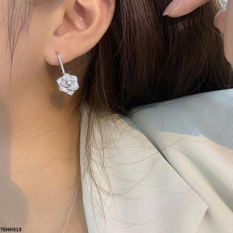TEHH313 CSH Flower Drop Ear Hoops Pair - TEHH