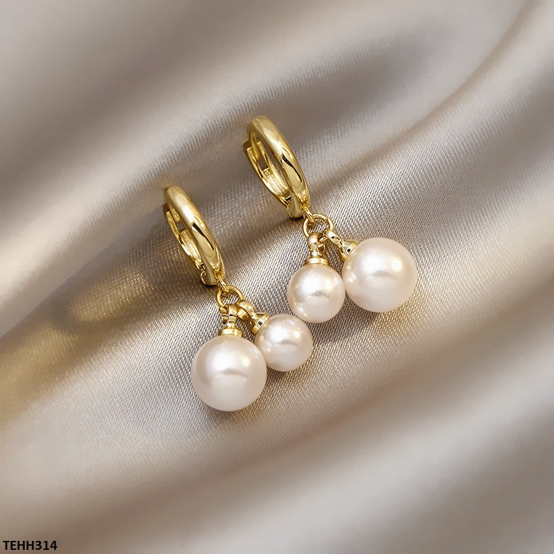 TEHH314 YYZ Pearl  Drop Ear Hoops Pair - CEHH