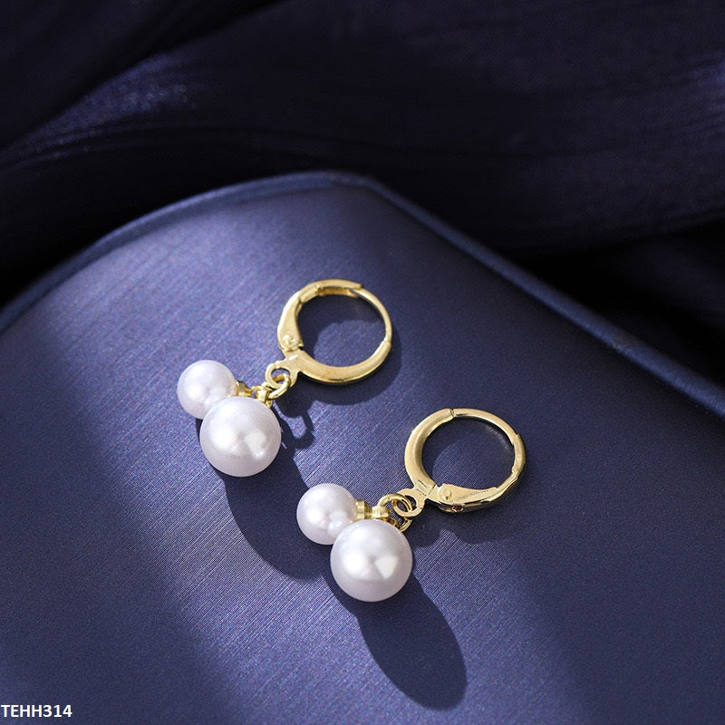 TEHH314 YYZ Pearl  Drop Ear Hoops Pair - CEHH