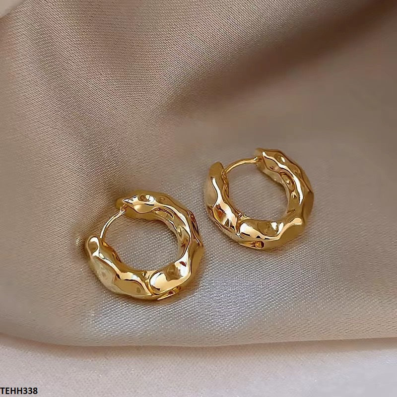TEHH338 YHC C-Check Ear Hoops Pair -CEHH