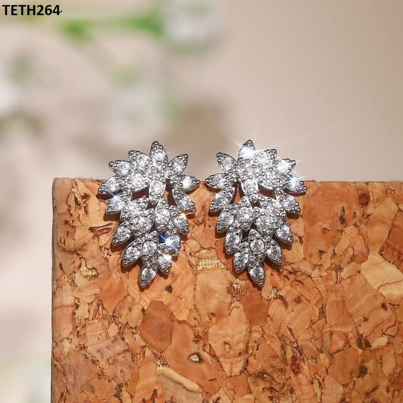 TETH264 CSH Leaf Stud Tops Pair - TETH