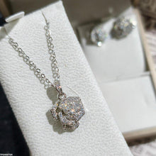 TPSH00704 KRL Flower Pendent Set - TPSH