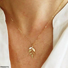 TPSH00779 LQP Leaf Pendant With Chain - TPSH