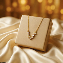 TPSH00867 MSJ Tulip Leaf White Stone Pendant With Chain - TPSH