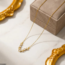TPSH00867 MSJ Tulip Leaf White Stone Pendant With Chain - TPSH