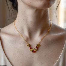 TPSH00869  MSJ Tulip Leaf Stone Pendant With Chain - TPSH