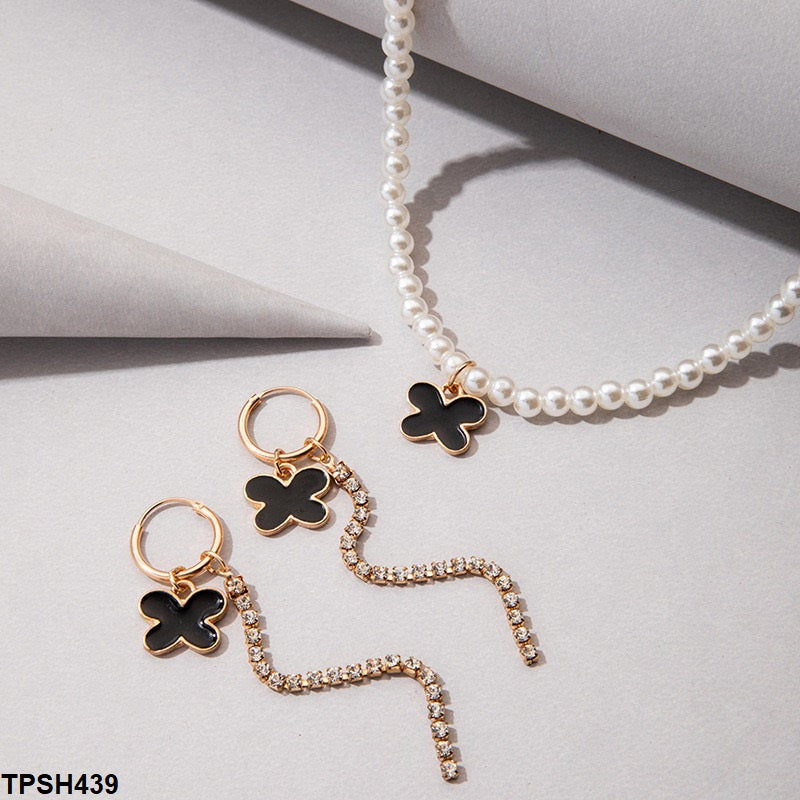 TPSH439 YYE Butterfly Pendent With Chain - CPSH