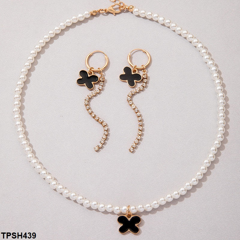TPSH439 YYE Butterfly Pendent With Chain - CPSH