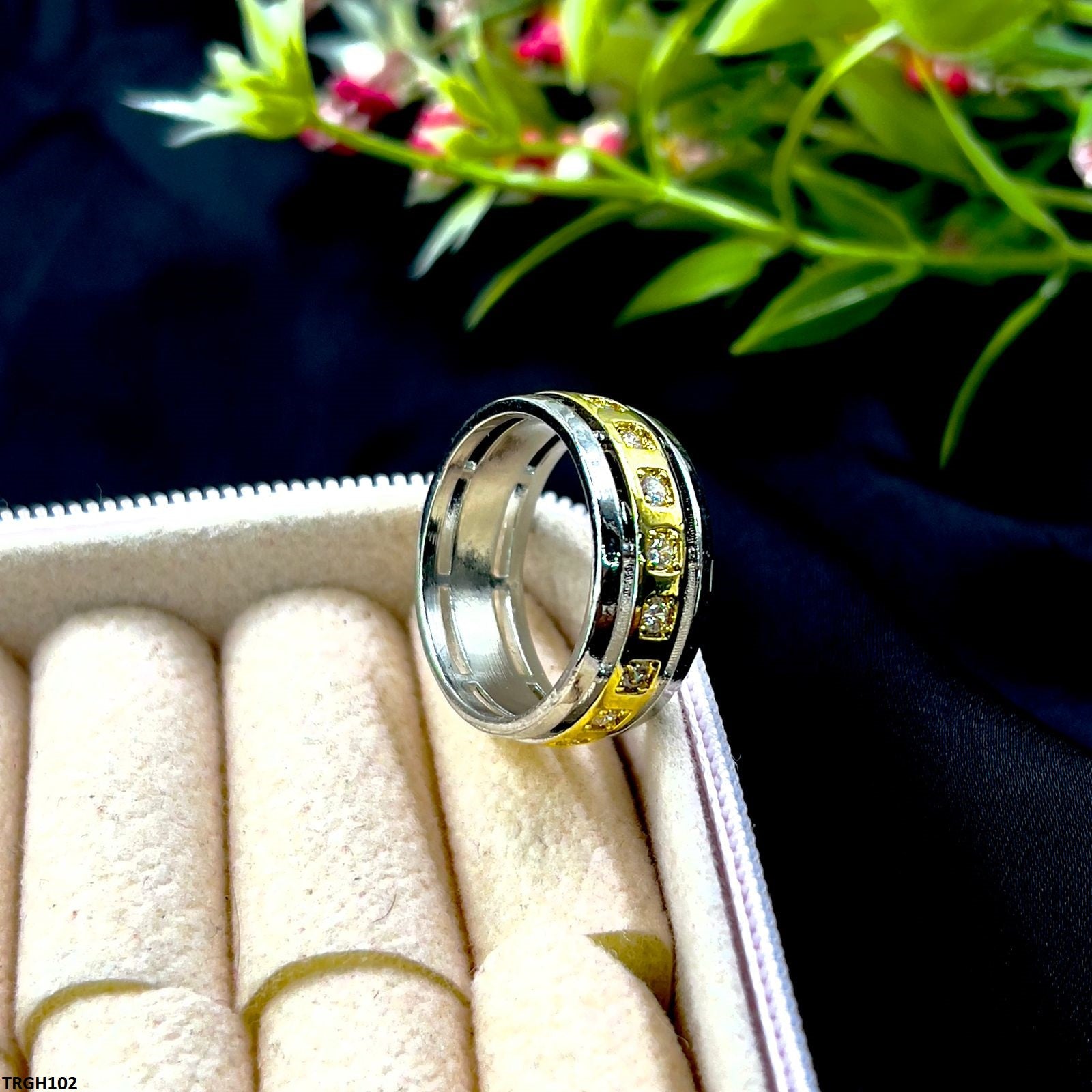 TRGH102 YXG Square Layer Challa Ring - TRGH