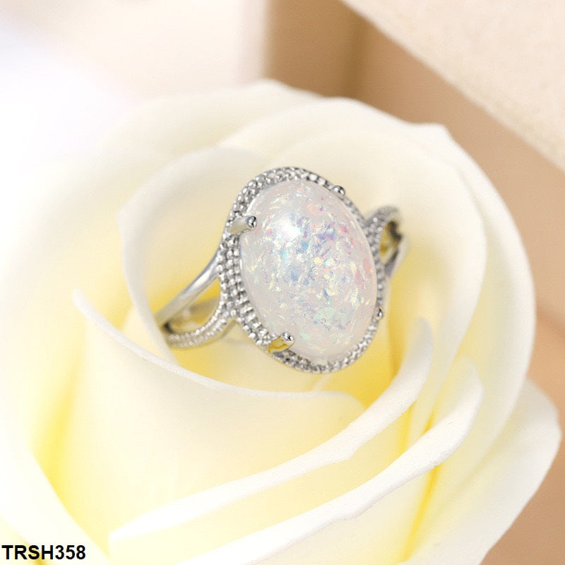 TRSH358 YLE Oval Multi Shaded Ring - TRSH